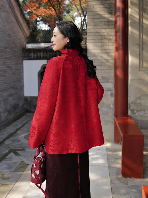 金缕赫绢 奢华蚕丝织金提花睫毛细纱佛手琉璃扣 嘉庆拜年中式棉袄 商品图2