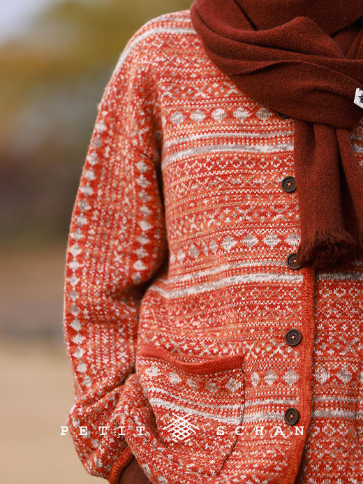 PETIT SCHAN小闪 CLO#691 Earnestly and sincerely 橙心橙意 纯羊毛费尔岛提花小V领开衫外套 商品图1