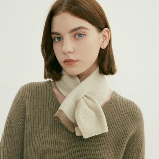 雀说100羊毛小围巾交叉冬季短款保暖百搭拼色穿孔围脖AL1042 商品图3