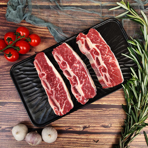 【新年礼盒套餐二： 甄选原切三味礼盒】 2.2斤装——谷饲安格斯板腱牛排 4片+澳洲安格斯眼肉牛排 2片+澳洲谷饲安格斯牛仔骨 2片 送海盐黑胡椒10包+新年贺卡 商品图3