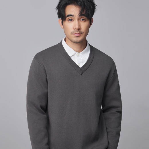 墨麦客男装纯色V领针织衫男士2024秋季新款简约休闲打底衫毛衣男 商品图3