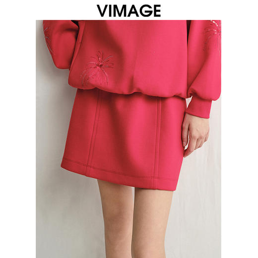VIMAGE纬漫纪时尚休闲百搭高腰显瘦a字短裙半身裙春季新款V2306903 商品图3