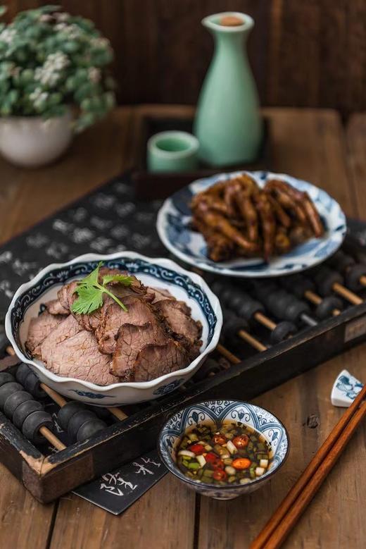 内蒙特产卤牛肉、草原红旋风酱牛肉！瘦而不柴，⁡鲜香有嚼劲 传统卤制工艺，⁠文火慢卤入味！草饲原切牛肉，⁠肉质紧实，⁢肉香浓郁~0色素、⁧0淀粉、‬0注胶！高温杀菌真空锁鲜，低脂高蛋白！安全健康无添加~ 商品图3