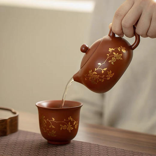 【经典】缠枝莲紫砂西施壶三件套  原矿紫泥紫砂壶匠心手作经典款泡茶壶功夫茶具套装 商品图3