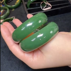 玉美人菲菲HZ~和田玉碧玉宽条手镯~