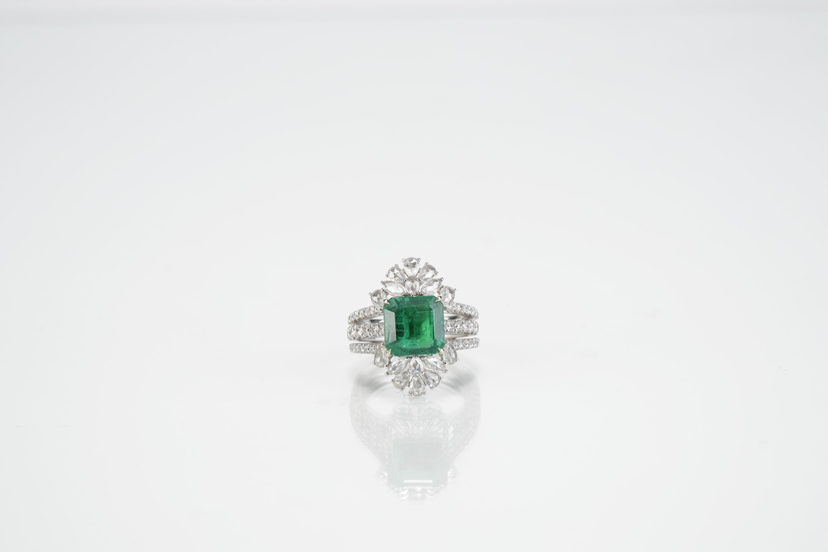 祖母绿钻石戒指