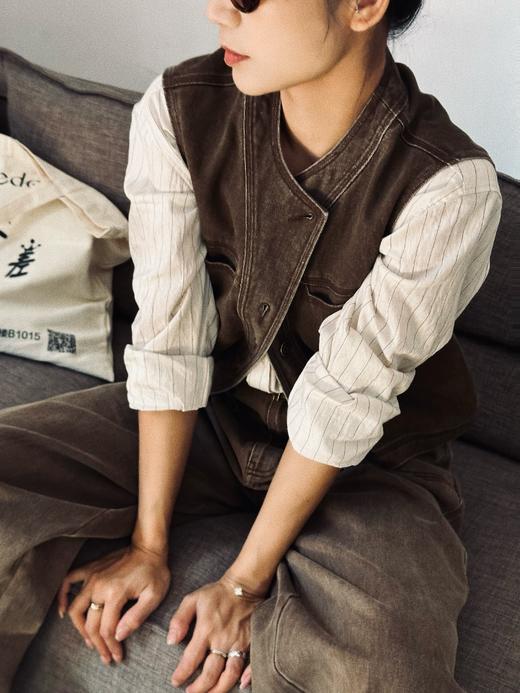 顺丰包邮洛诗琳60225“轻奢水染咖”复古棉质无领牛仔背心马甲680 商品图1