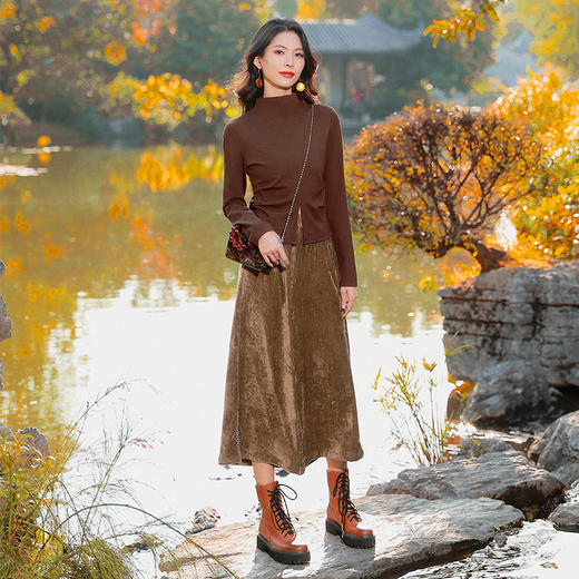 【性价比很高的新品裤子】无题丝绒阔腿裤 | 黑色 咖啡色 |现货加急发 商品图4