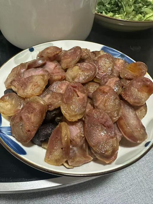 【建宁手工香肠/腊肉】精选肥瘦相间的猪腿肉，用盐、香料细细揉捻，灌入新鲜小肠内，而后，交由阳光与时间雕琢。-TJLL 商品图3