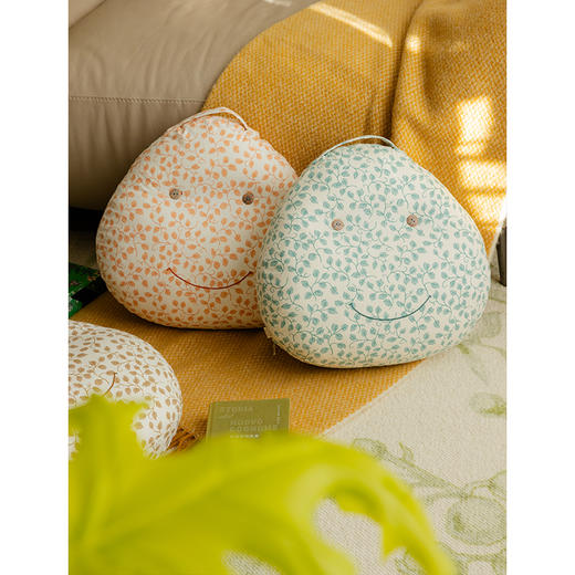 笑脸腰枕抱枕靠垫办公椅靠背垫腰靠垫护腰腰托可拆洗久坐 商品图0