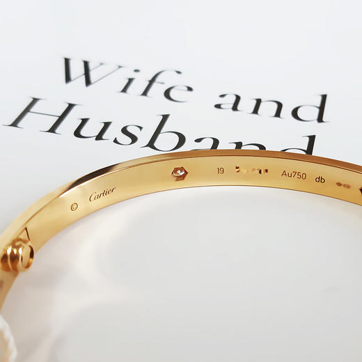 【95新】Cartier卡地亚LOVEB6035919/B608211918K黄金宽版四钻LOVE手镯19号171224NJS03 现售价：40500 商品图7