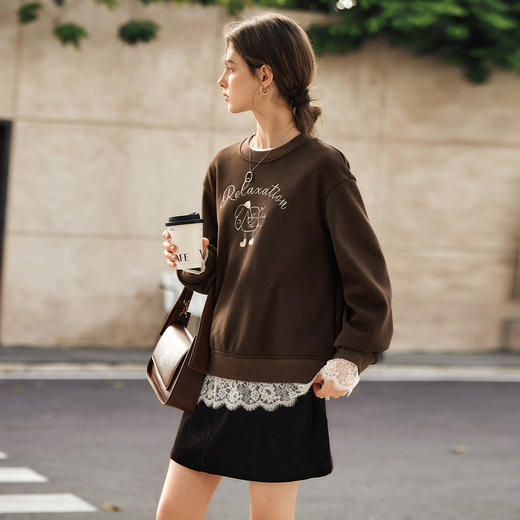 OLrain欧芮儿摩卡色加绒卫衣女冬季2024年新款休闲绣花套头衫 商品图1