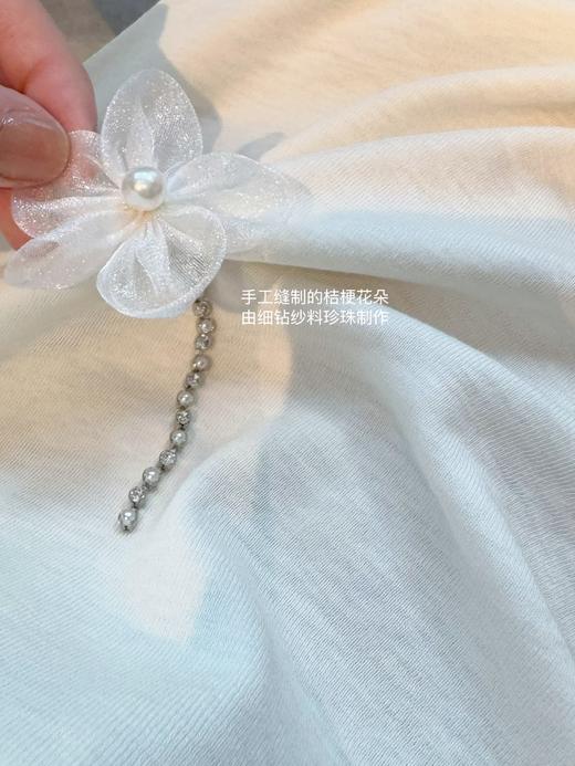 璀璨洋桔梗 手工缝制细钻花朵 兰精天丝棉针织tee 杏仁白 商品图6