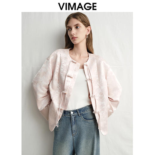 VIMAGE纬漫纪浅粉色新中式盘扣圆领直筒舒适短外套2025春季新款V2303903 商品图3