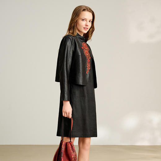 TANGY Collection/2025天意精品春季新品中国风女士绣花外套 商品图1