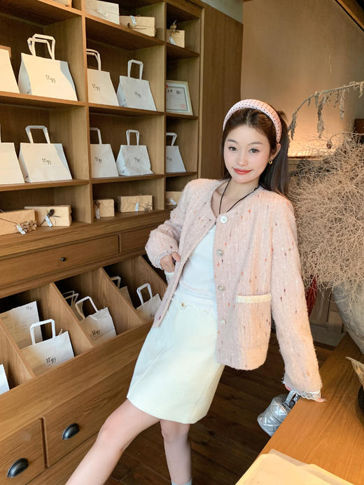 <曾小咸推荐>新品现货秒杀！卖完下架不再补 ！微信粉丝打折价！！粉色小香风外套开衫 日常239.99/件 立减80 秒杀159.99/件！！ 商品图5