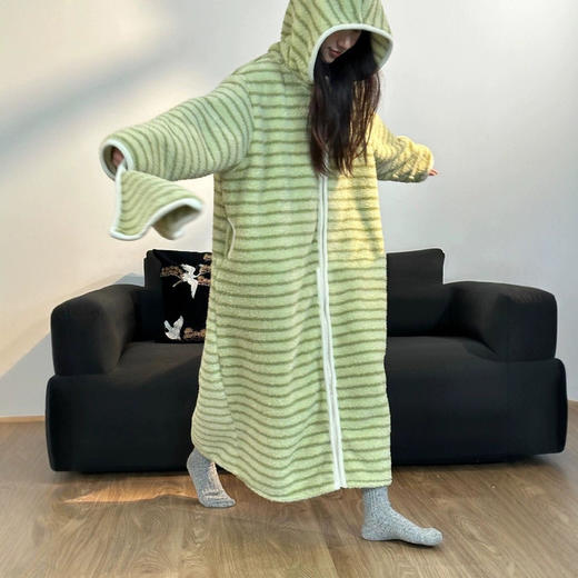 行走的被窝大码韩系条纹珊瑚绒睡衣女加厚保暖家居服睡袍连帽拉链HLY 商品图2
