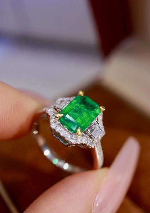 1.65ct刻面祖母绿戒指 商品图0