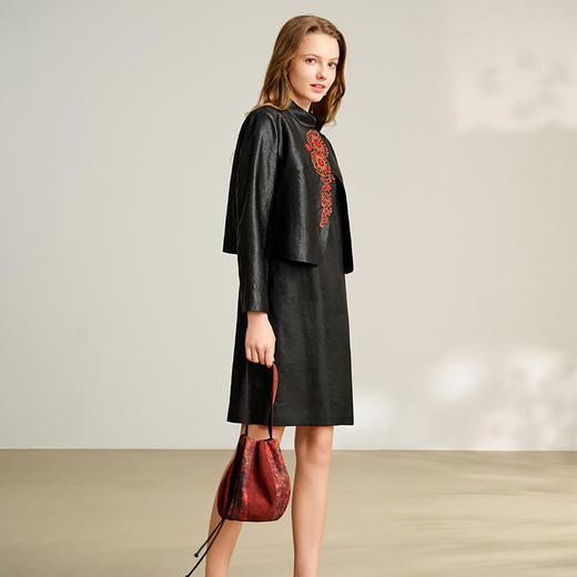 TANGY Collection/2025天意精品春季新品中国风莨绸女士灯笼包 商品图2