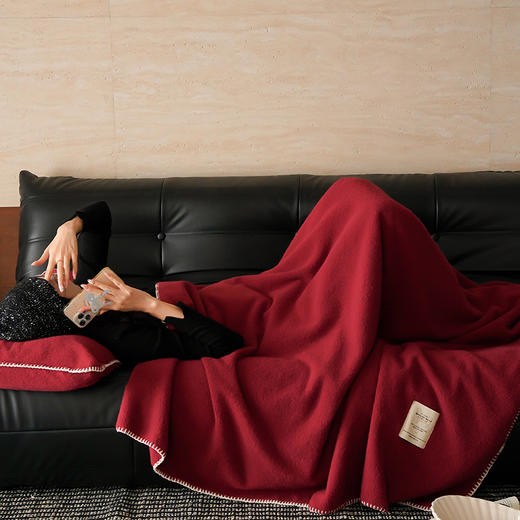 自然醒托斯卡纳仿生羊毛绒毯子大红色喜庆酒红色高级感卧室沙发午睡盖毯休闲纯色MT 商品图6