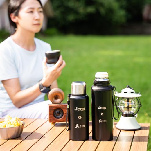 【Jeep】保温壶家用大容量保温杯 不锈钢户外旅行车载水壶 便携暖热水瓶 商品图1