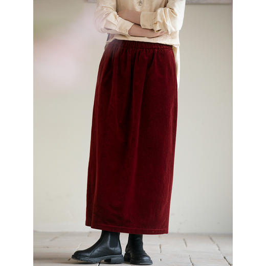 牧衣游原创 绒感棉净色半身裙舒适软糯百搭宽松红色直筒裙 月光闪 商品图3