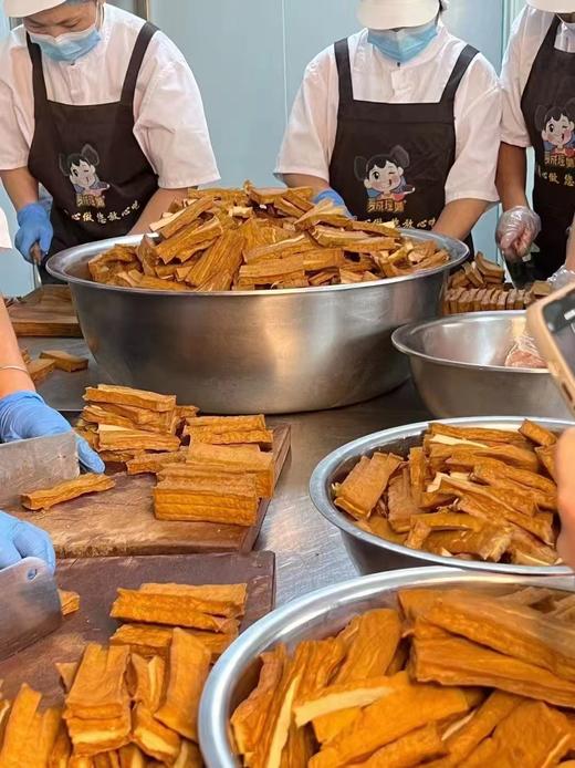 【爆款零食】爱成瑶妹兰花干，一款湖南人无法拒绝的零食，红油和豆香交织，香辣够味，停不下来，一吃就会爱上。满88包邮！保质期：15天！ 商品图6