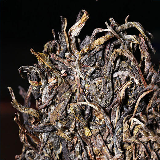 2025年生肖纪念饼生茶“灵蛇贺岁”普洱生茶饼357克（买1送1） 商品图4