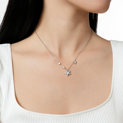 卡蒂罗/KADER 星光雪花项链 小众清冷感雪绒花璀璨繁花设计可调节锁骨链 闪耀星光满钻吊坠 925银 商品图3