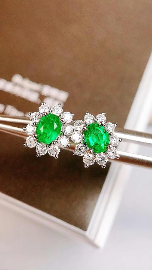 0.51ct刻面祖母绿耳钉 商品图2