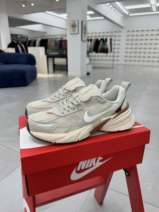 原单，N家 V2K Runtekk  减震防滑低帮复古跑步鞋 商品图1