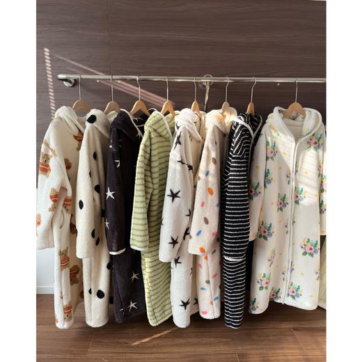 行走的被窝大码韩系条纹珊瑚绒睡衣女加厚保暖家居服睡袍连帽拉链HLY 商品图0