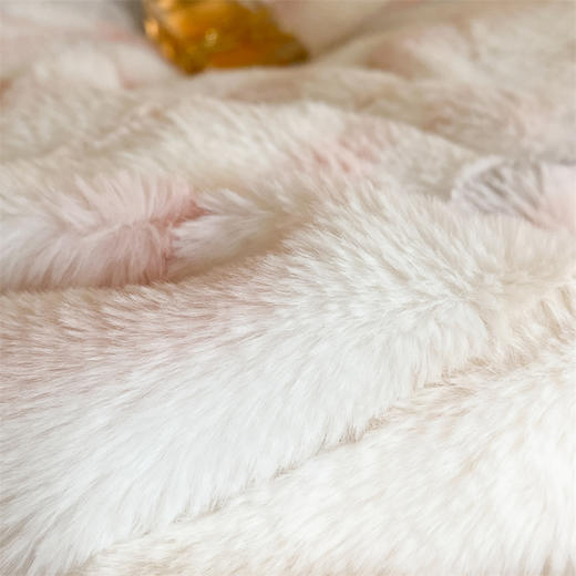 【一套约8.5斤重】仿兔兔绒渐染四件套 软糯轻盈厚绒保暖套件 商品图8