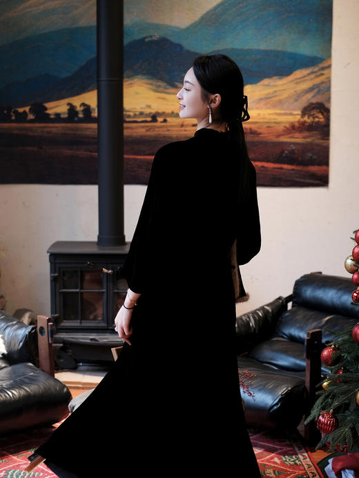 盛唐婧 |新中式立领系带丝绒鱼尾连衣裙黑色 商品图1