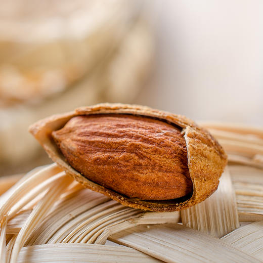 坚果礼盒装 新年走亲戚过年送礼长辈食品礼包 坚果礼品佳品 6罐/900g 商品图3