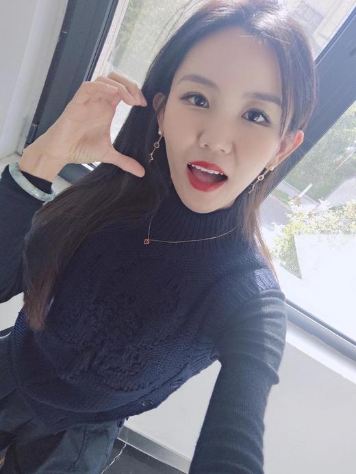 迪奥25年早春Cruise最新款珠星星双坠耳钉（XTY） 商品图7