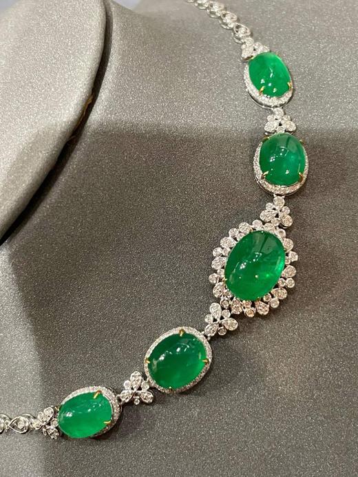 12.6ct蛋面祖母绿项链 商品图0