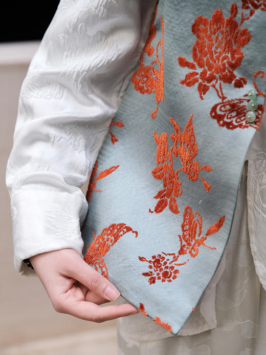 盛唐牡丹|铁锈红绒色真丝漳缎马甲(里料蝶恋花) 商品图3