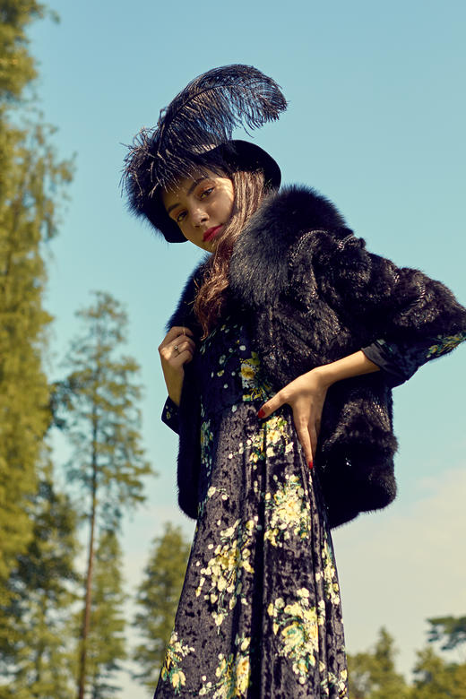 【伯妮斯茵】6P6682--皮草--昂蒂布的房子--《画尽世界光影，只为挚爱的女人》 商品图1