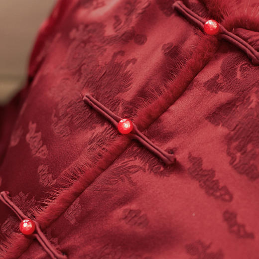 【高货wl】全新升级【铂金会员569/天猫769/差价200】(22207) 洛诗琳真丝缎面提花拼水貂毛国风钉珠新中式桑蚕丝加棉外套 商品图3