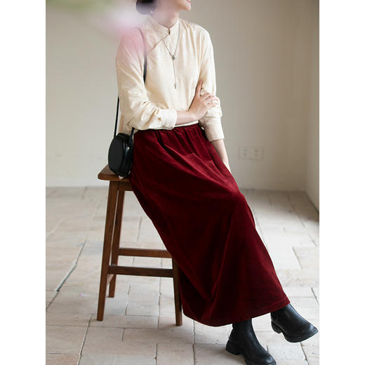 牧衣游原创 绒感棉净色半身裙舒适软糯百搭宽松红色直筒裙 月光闪 商品图1