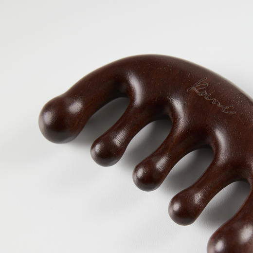 ROMI STUDIO 金丝檀五齿经络按摩梳 RWBLP31733 【小程序专属款】 商品图1