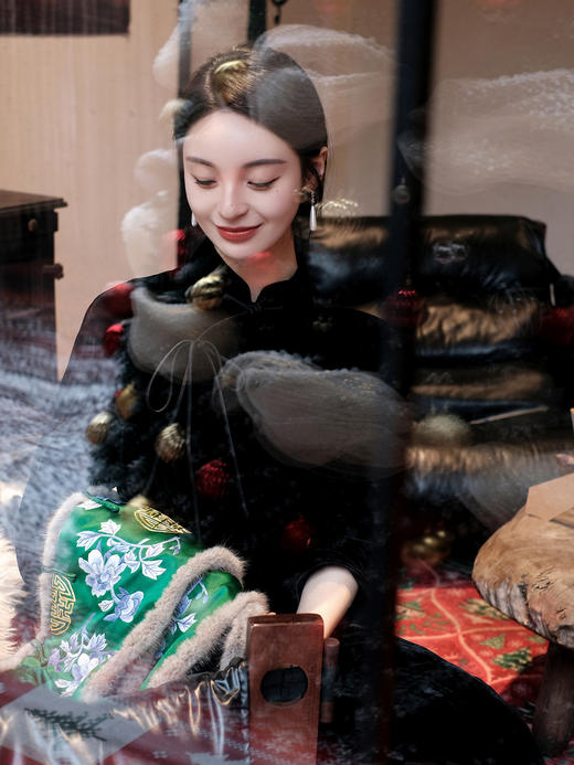 盛唐婧 |新中式立领系带丝绒鱼尾连衣裙黑色 商品图5