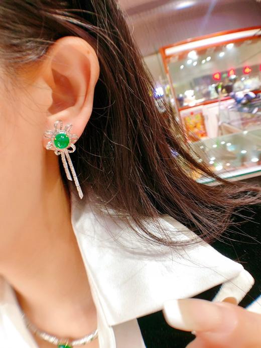 4.65ct蛋面祖母绿耳钉 商品图3