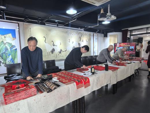 2025年《金蛇献瑞》真迹伴手礼挂历、对联、福字礼盒 商品图4