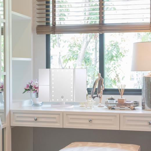 【限时秒杀】台式LED化妆镜 折叠发光三面镜 三折带灯镜子10x放大化妆镜 商品图4