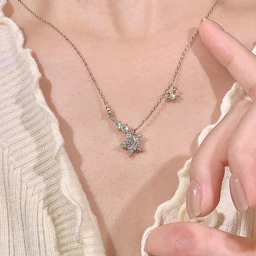 卡蒂罗/KADER 星光雪花项链 小众清冷感雪绒花璀璨繁花设计可调节锁骨链 闪耀星光满钻吊坠 925银 商品图5