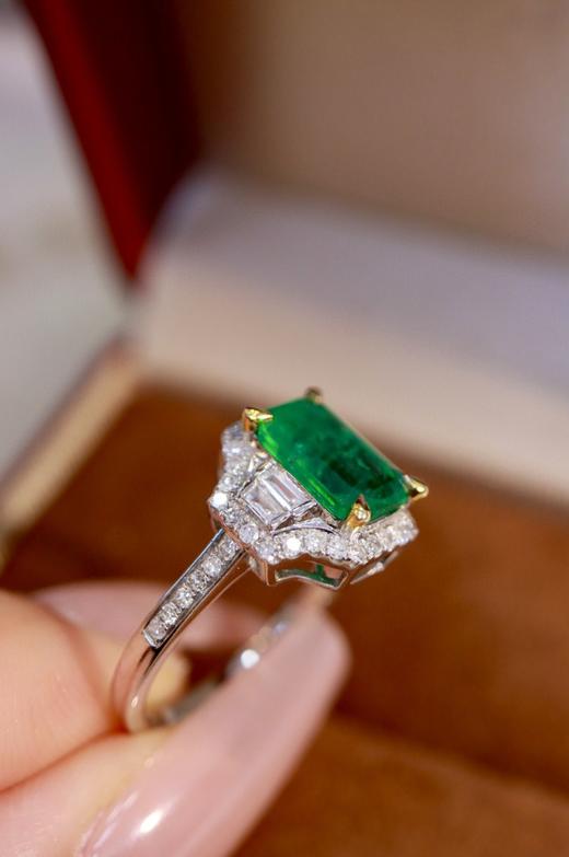 1.65ct刻面祖母绿戒指 商品图1