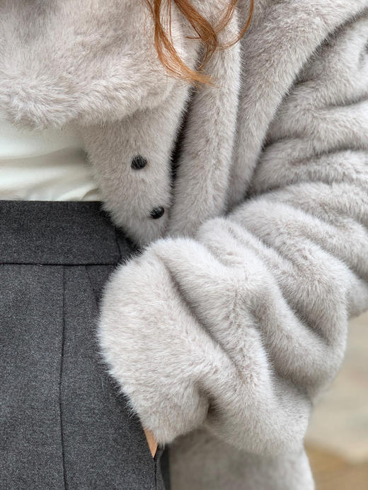 【百图lulu定制】【千金貂绒皮草】【赠围巾】时髦 高级 貂绒 皮毛一体外套 商品图12