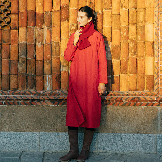 绽放014朵/年服圆领手工盘扣新中式亚麻色织斜门襟红色绗棉连衣裙 商品图0